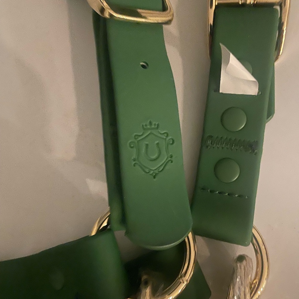 iDoggos Waterproof Horse Halter
FULL - Picture 4 of 6